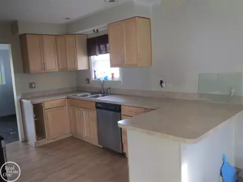31585 Taylor, Wayne, MI 48184 photo 7