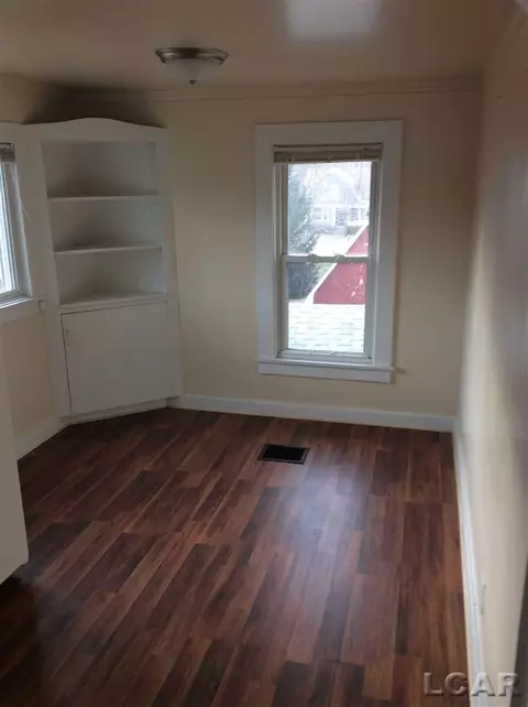 218 E Hunt, Adrian, MI 49221 photo 17