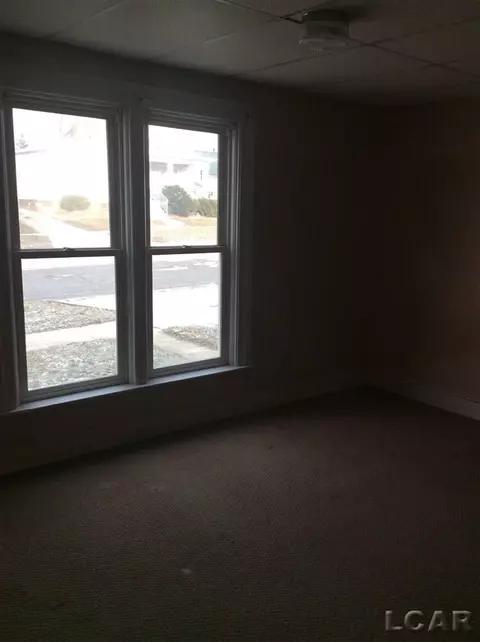 218 E Hunt, Adrian, MI 49221 photo 5
