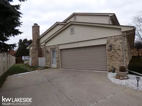 15285 Spruce, Macomb, MI 48044 photo 2