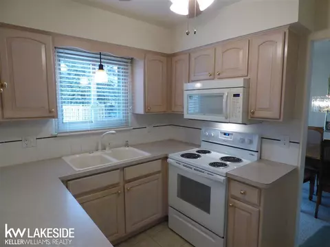 15285 Spruce, Macomb, MI 48044 photo 7