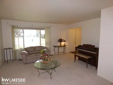15285 Spruce, Macomb, MI 48044 photo 3