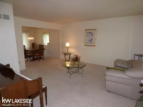 15285 Spruce, Macomb, MI 48044 photo 4