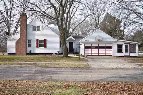 203 Brown, Tecumseh, MI 49286 photo 2