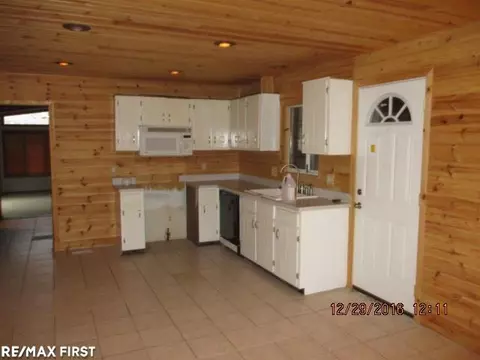583 Market, Algonac, MI 48001 photo 3