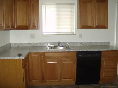 22142 Hayes, Eastpointe, MI 48021 photo 6