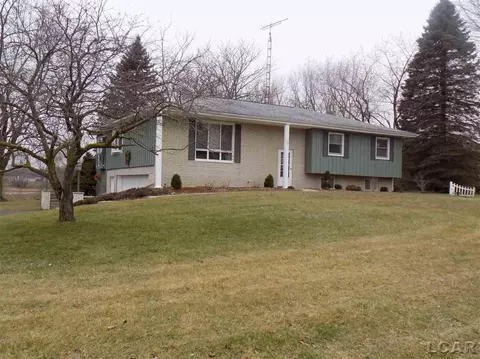 39 Ridgemont, Adrian, MI 49221 photo 1