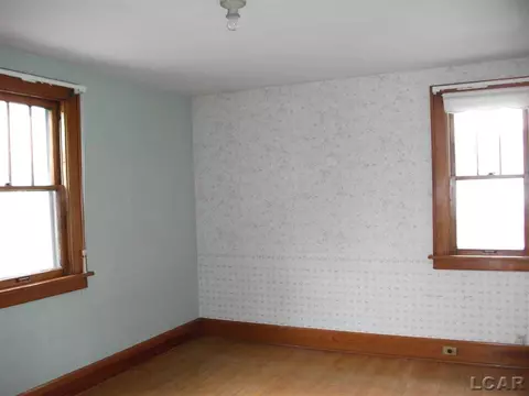 229 Clinton, Adrian, MI 49221 photo 11