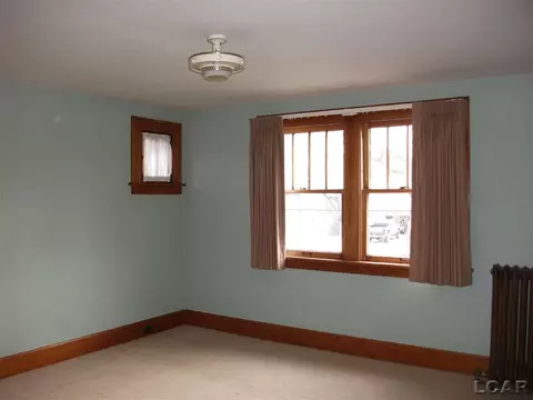 229 Clinton, Adrian, MI 49221 photo 12