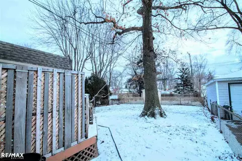 56 E Garfield, Hazel Park, MI 48030 photo 15