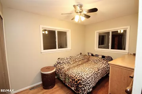56 E Garfield, Hazel Park, MI 48030 photo 11