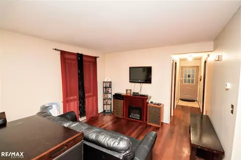 56 E Garfield, Hazel Park, MI 48030 photo 3