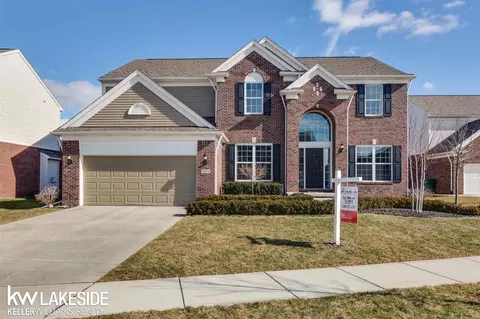 49614 Bloomsbury, Macomb, MI 48044 photo 2