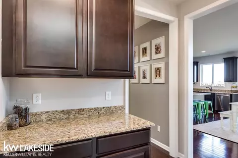 49614 Bloomsbury, Macomb, MI 48044 photo 16