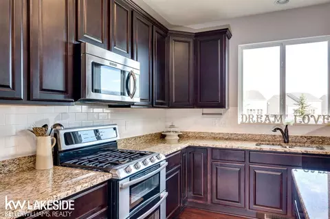 49614 Bloomsbury, Macomb, MI 48044 photo 14