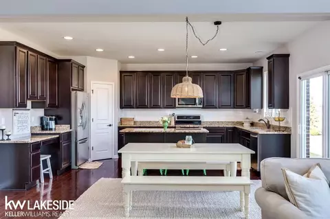 49614 Bloomsbury, Macomb, MI 48044 photo 10