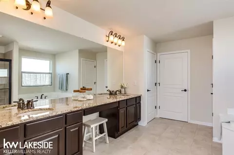49614 Bloomsbury, Macomb, MI 48044 photo 23