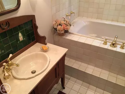 31329 Acton, Warren, MI 48092 photo 23