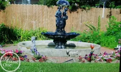 31329 Acton, Warren, MI 48092 photo 7