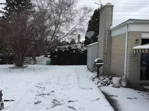 31329 Acton, Warren, MI 48092 photo 5