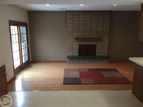 31329 Acton, Warren, MI 48092 photo 13