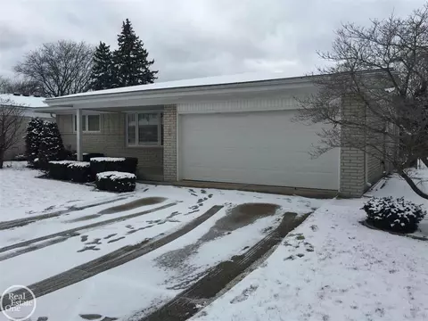 31329 Acton, Warren, MI 48092 photo 3