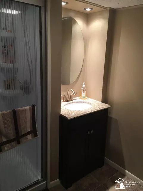 20620 Maplewood, Riverview, MI 48193 photo 23