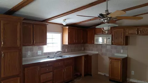 6725 Townsend, Applegate, MI 48401 photo 4
