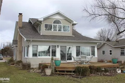 5237 Pointe Tremble, Algonac, MI 48001 photo 2