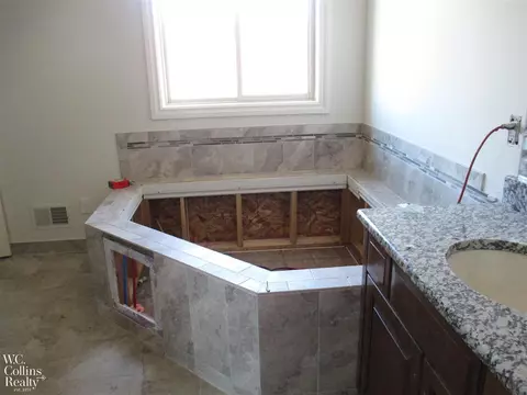55362 Estates Ln, Macomb, MI 48042 photo 9
