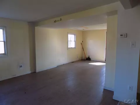 839 Ormsby, Adrian, MI 49221 photo 3