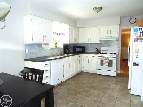 36075 Farmbrook, Clinton Township, MI 48035 photo 18
