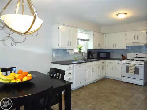 36075 Farmbrook, Clinton Township, MI 48035 photo 17