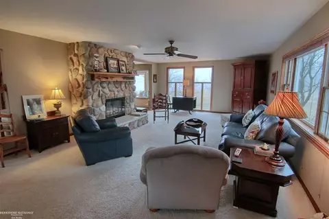 2548 Curtis, Leonard, MI 48367 photo 8