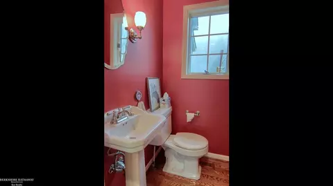 2548 Curtis, Leonard, MI 48367 photo 27