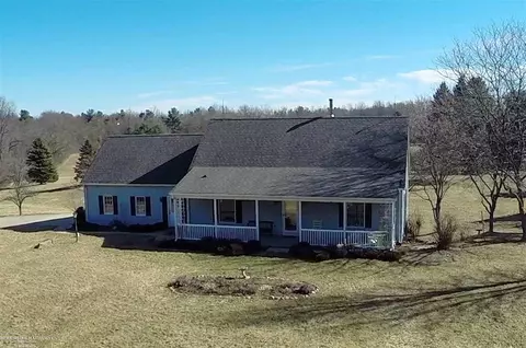 2548 Curtis, Leonard, MI 48367 photo 2