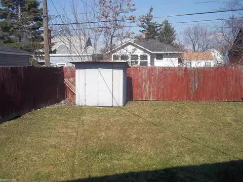 7267 Packard, Warren, MI 48091 photo 3
