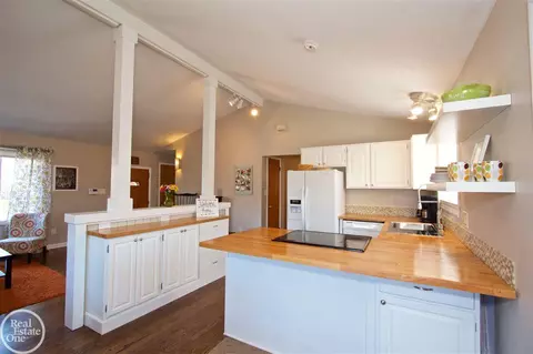 885 Grosse Pointe, Grosse Pointe, MI 48230 photo 19