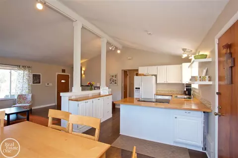 885 Grosse Pointe, Grosse Pointe, MI 48230 photo 18
