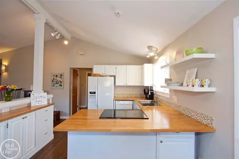 885 Grosse Pointe, Grosse Pointe, MI 48230 photo 9