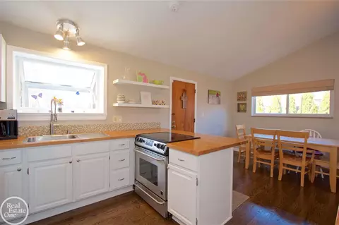 885 Grosse Pointe, Grosse Pointe, MI 48230 photo 23