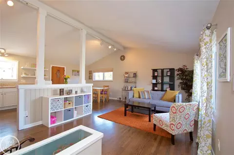 885 Grosse Pointe, Grosse Pointe, MI 48230 photo 2