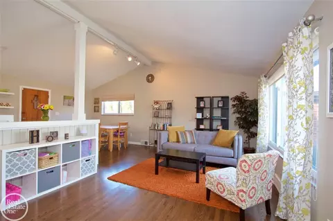 885 Grosse Pointe, Grosse Pointe, MI 48230 photo 5