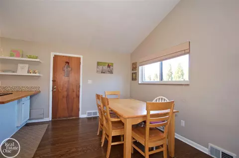 885 Grosse Pointe, Grosse Pointe, MI 48230 photo 15