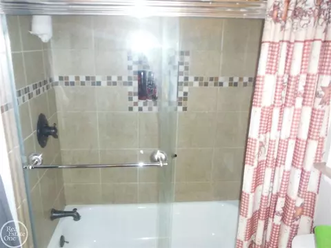 47057 Susan, Macomb, MI 48044 photo 32