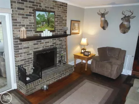 47057 Susan, Macomb, MI 48044 photo 23