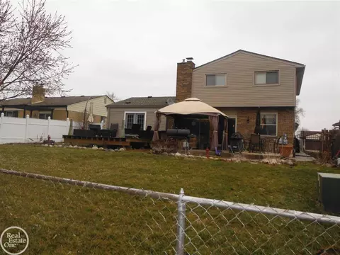 47057 Susan, Macomb, MI 48044 photo 6
