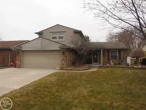 47057 Susan, Macomb, MI 48044 photo 1