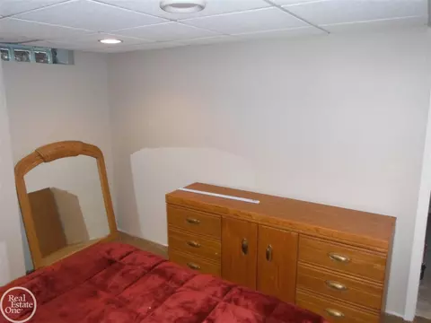 47057 Susan, Macomb, MI 48044 photo 38