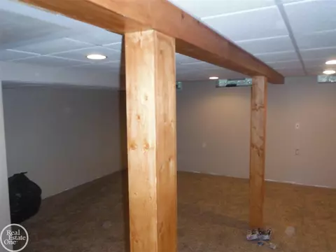 47057 Susan, Macomb, MI 48044 photo 36